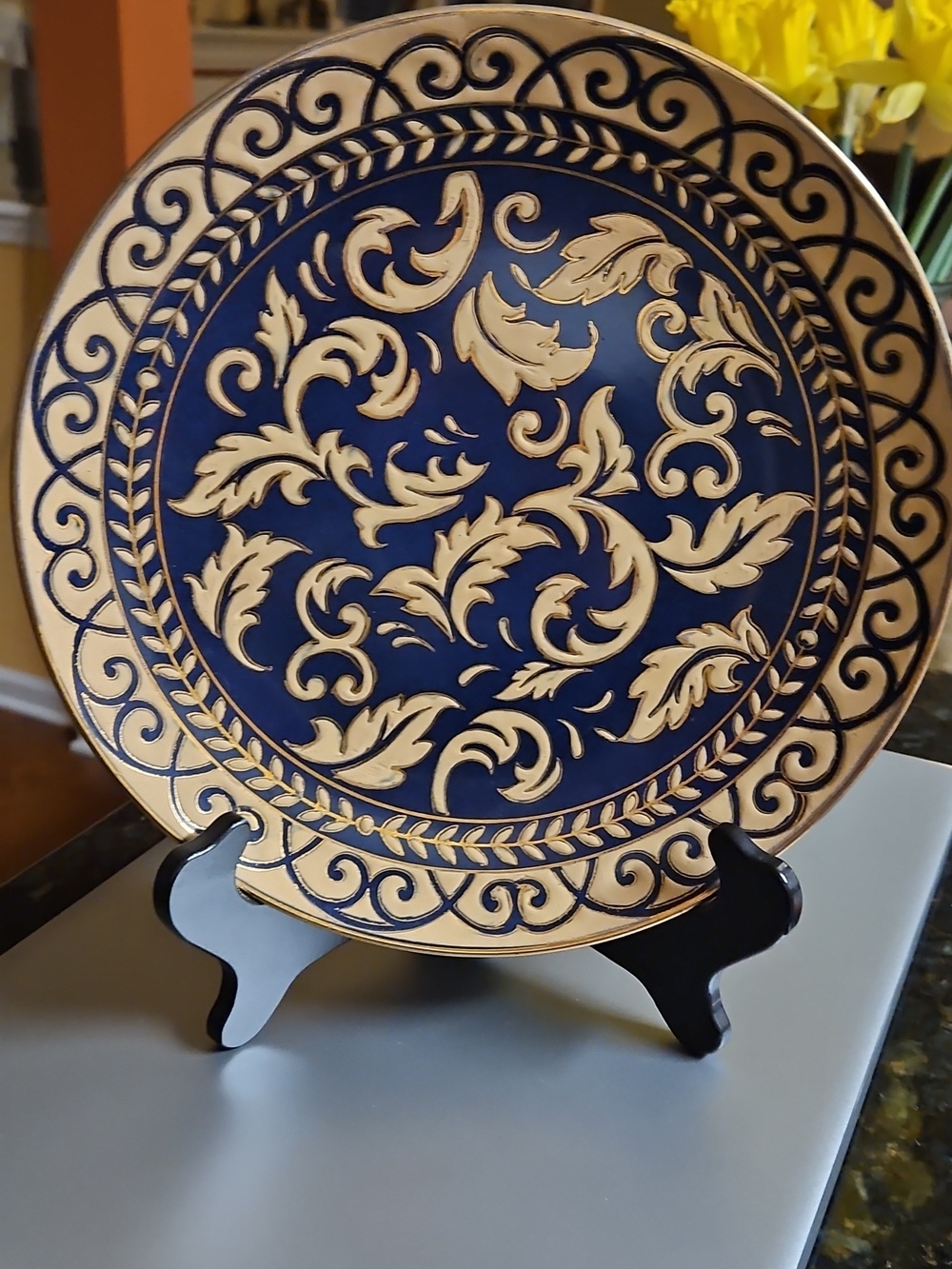 Andrea by Sadek, Royal Scroll Decorative Plate.